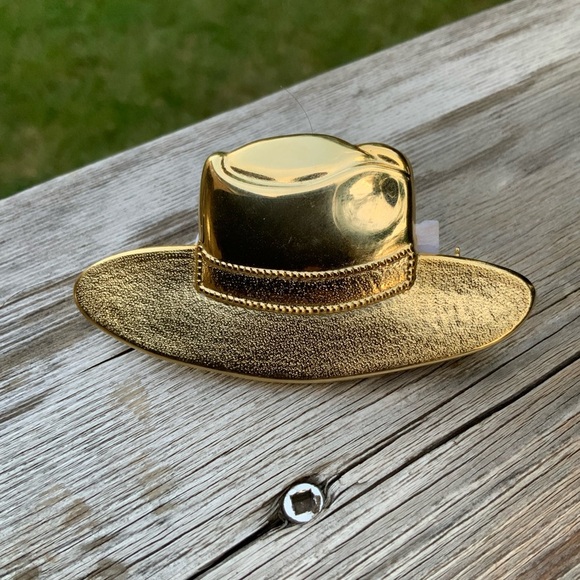 Vintage Western Gold Large Cowboy Hat Southern Brooch Pin Accessory Like New - Picture 1 of 10